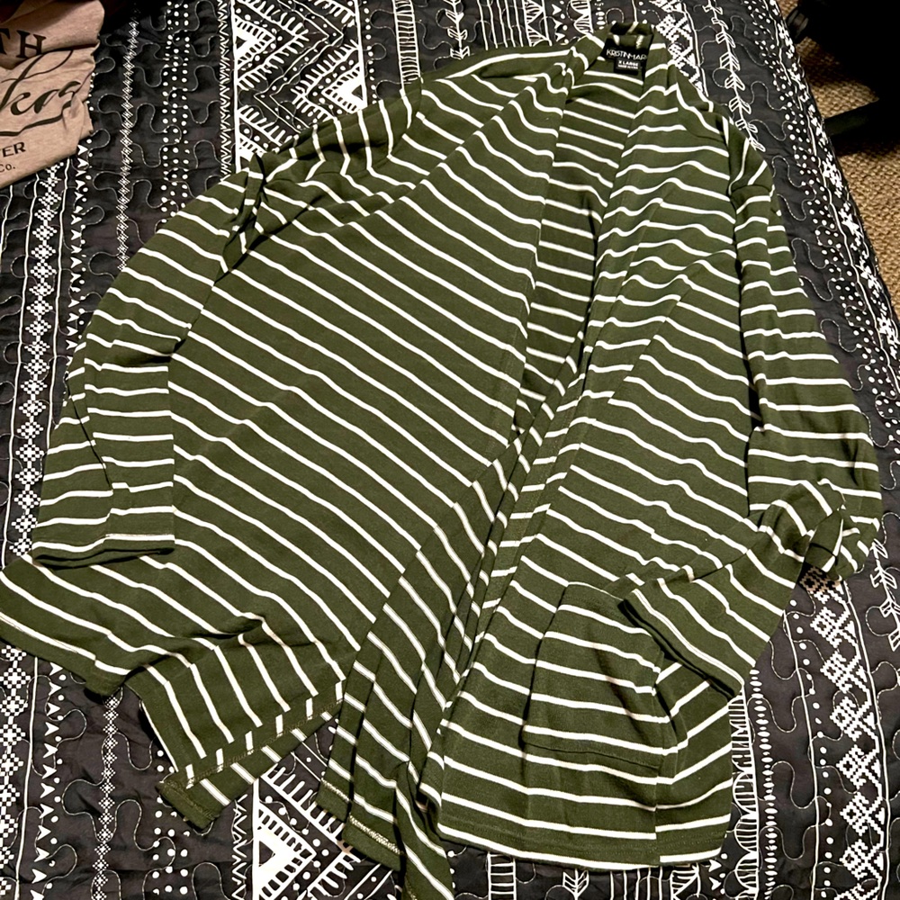 Dark green and white drape cotton top